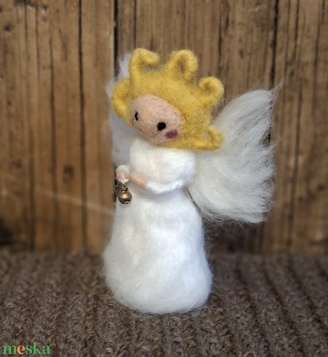 Nemez angyal csengettyűvel - otthon & életmód - dekoráció - dísztárgy - Meska.hu