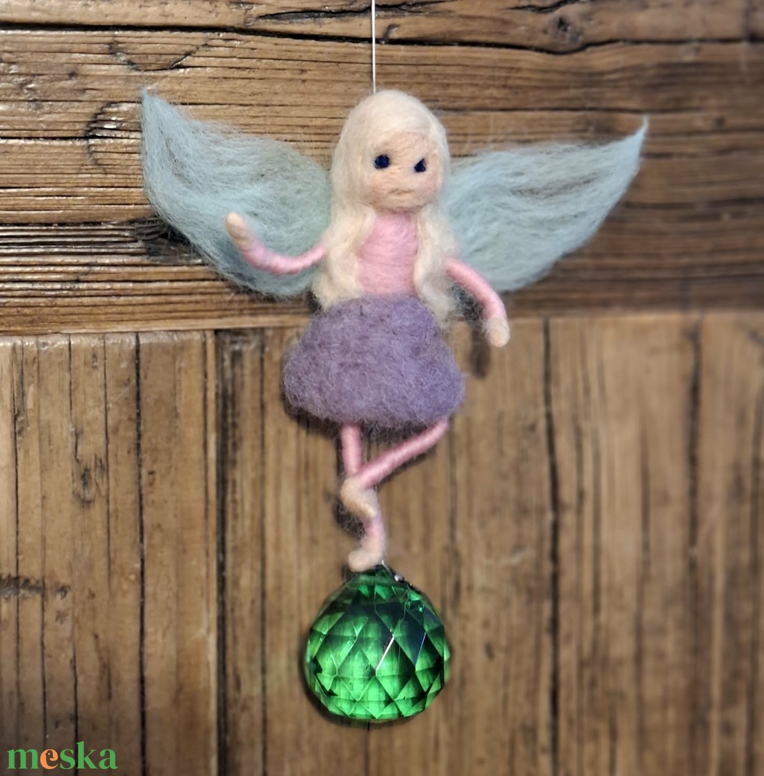 Nemez tündér zöld üvegkristály napfogóval - otthon & életmód - dekoráció - fali és függő dekoráció - függődísz - Meska.hu