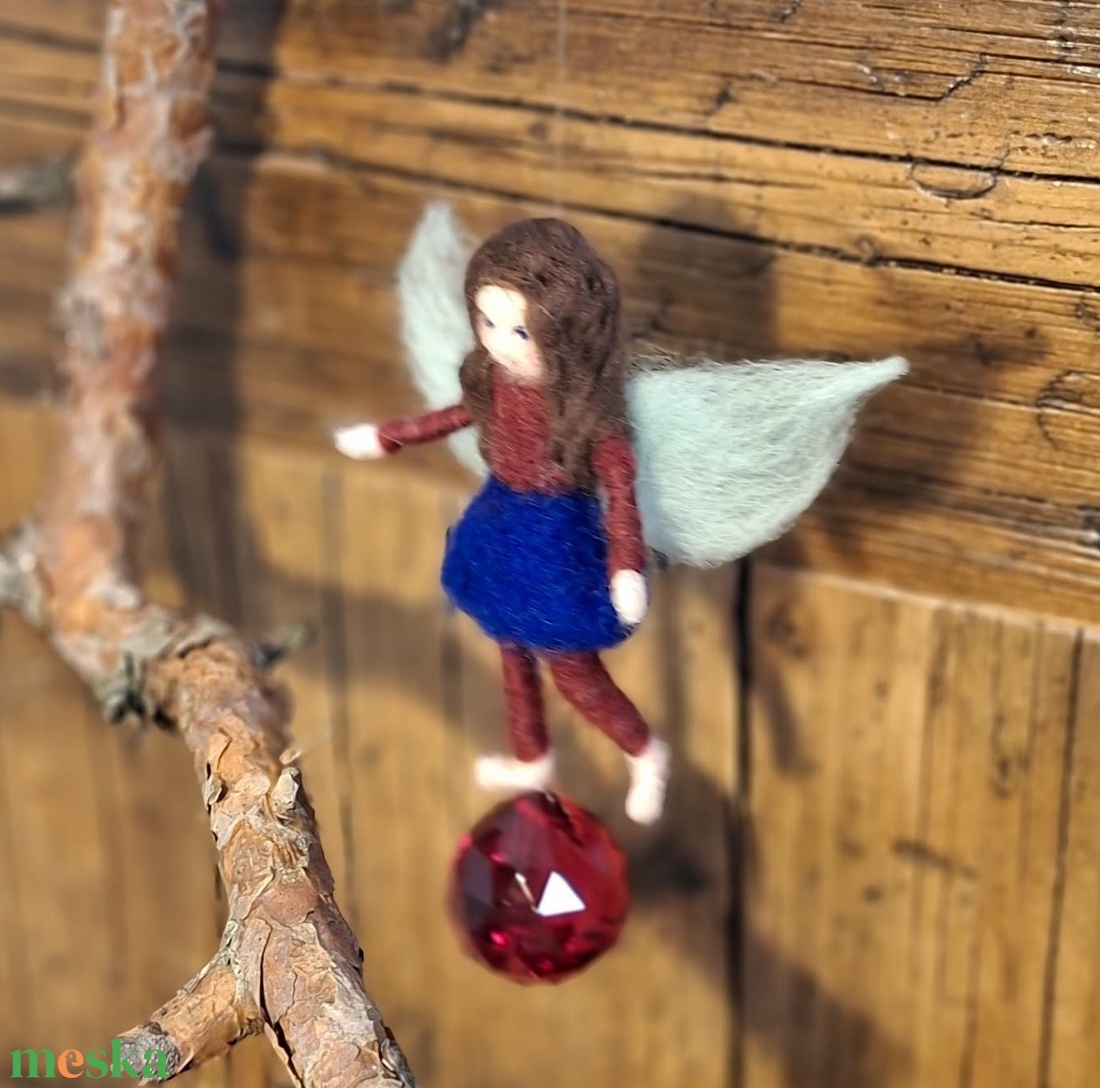 Nemez tündér piros üvegkristály napfogóval - otthon & életmód - dekoráció - fali és függő dekoráció - függődísz - Meska.hu