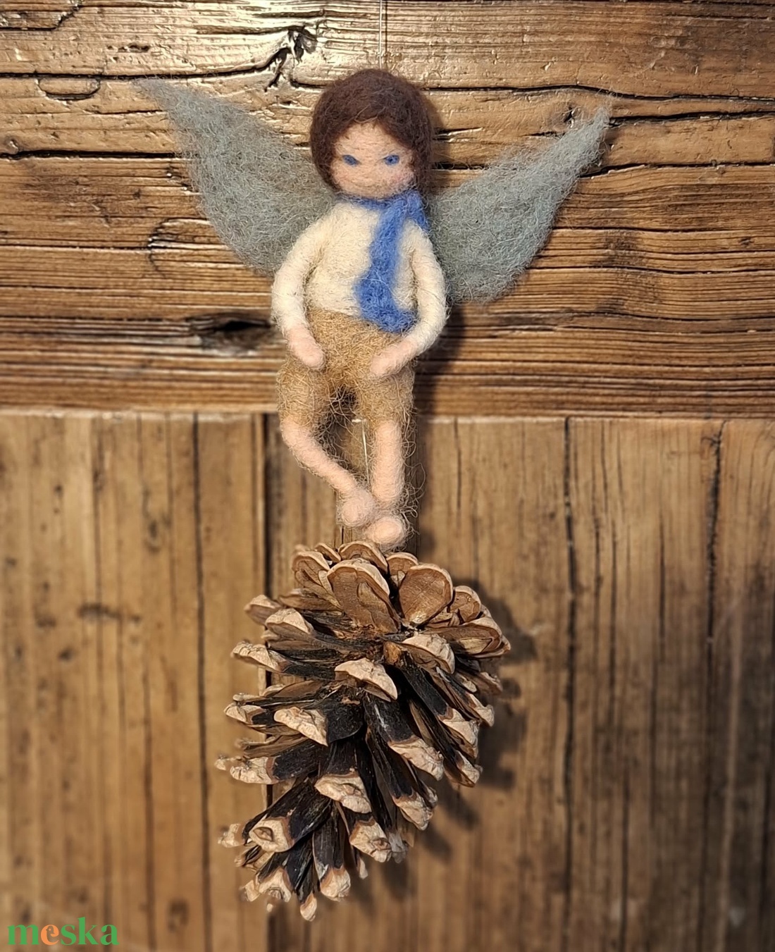 Nemez tündefiú tobozzal - függődísz - otthon & életmód - dekoráció - fali és függő dekoráció - függődísz - Meska.hu