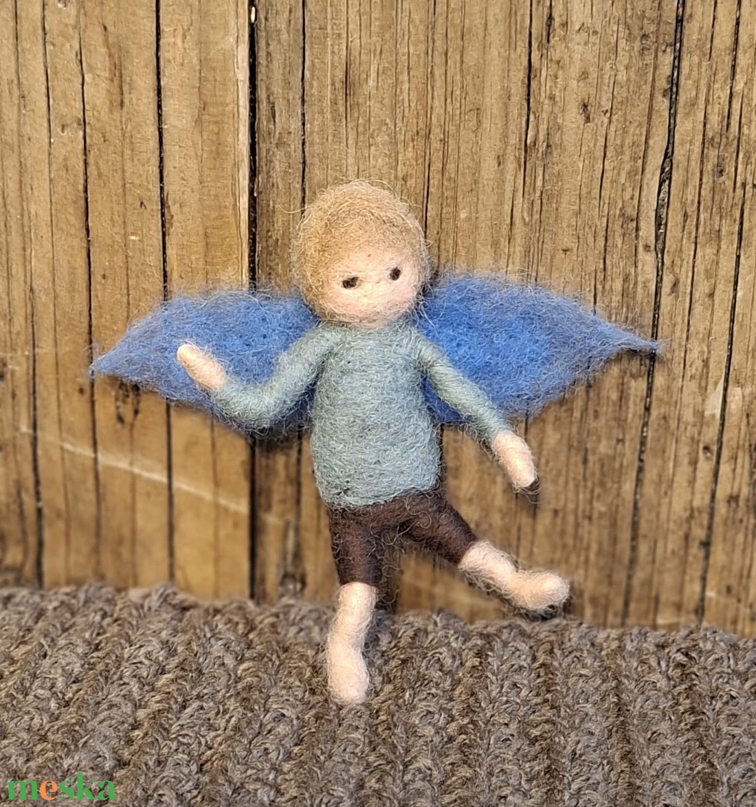 Nemez tündefiú barna nadrágban  - otthon & életmód - dekoráció - manók - Meska.hu