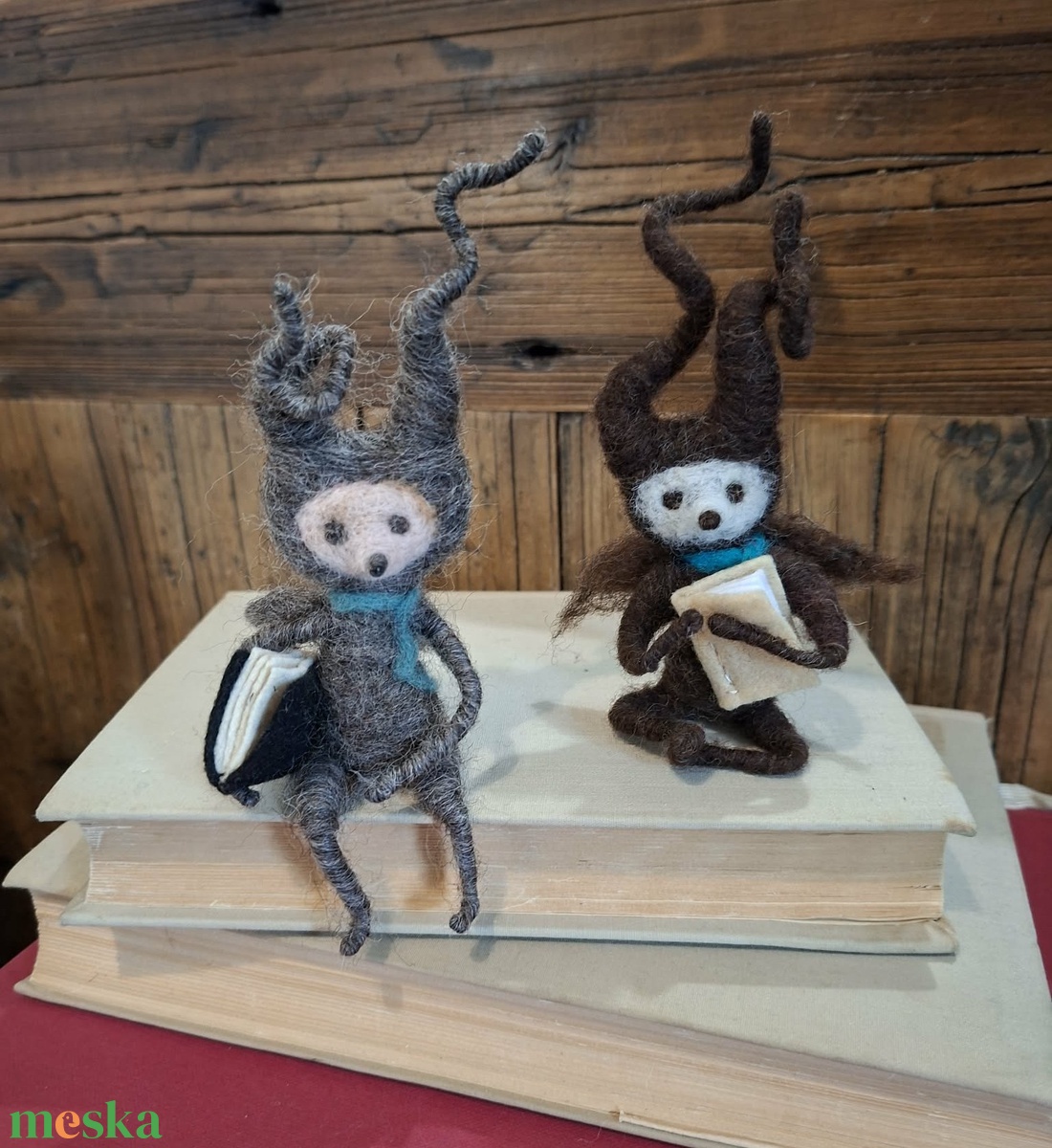 Könyvmolyok - otthon & életmód - dekoráció - manók - Meska.hu