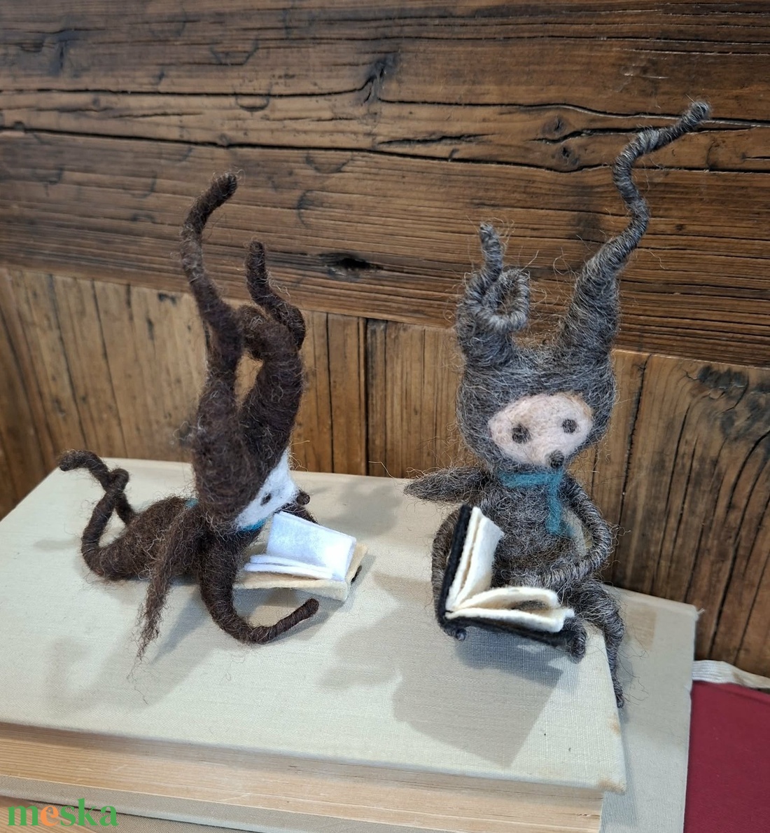 Könyvmolyok - otthon & életmód - dekoráció - manók - Meska.hu