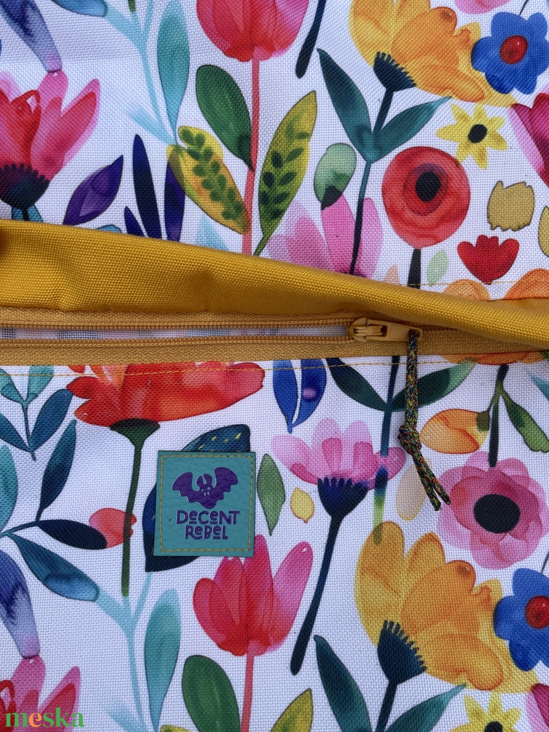 Összehúzható hátizsák színes, virágos mintával, első zsebbel - sárga/türkiz - táska & tok - hátizsák - tornazsák, gymbag - Meska.hu