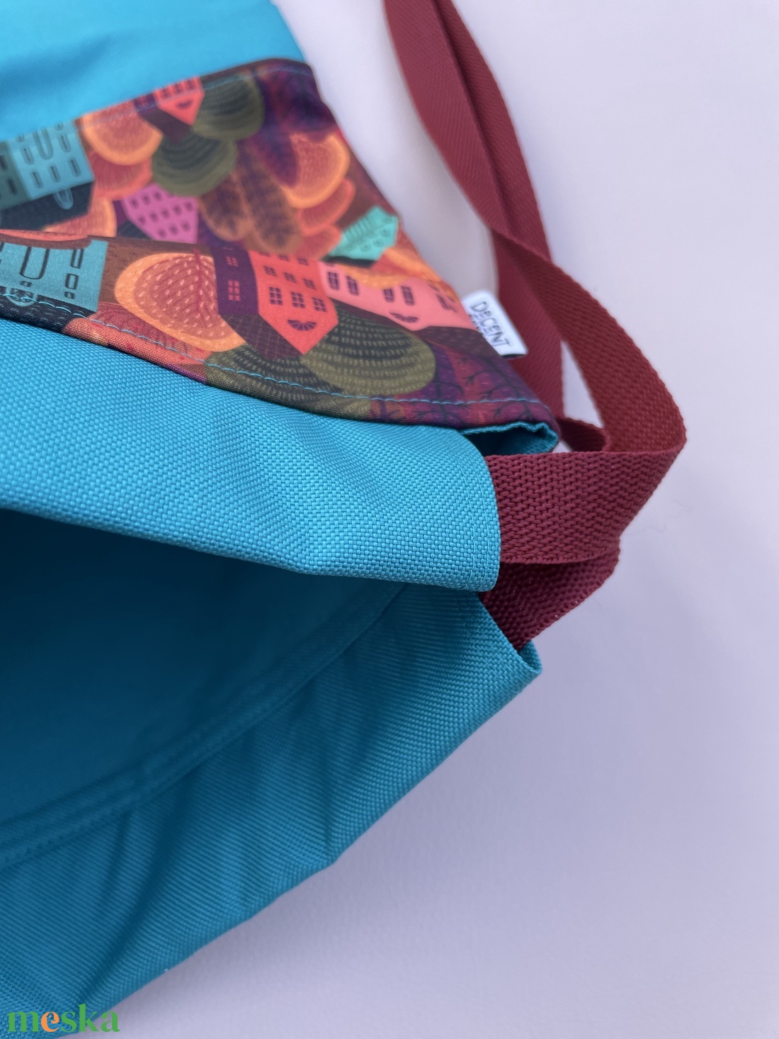 Összehúzható hátizsák őszies házas softshell anyagból, türkizkék gyöngyvászonból, bordó pánttal - táska & tok - hátizsák - tornazsák, gymbag - Meska.hu