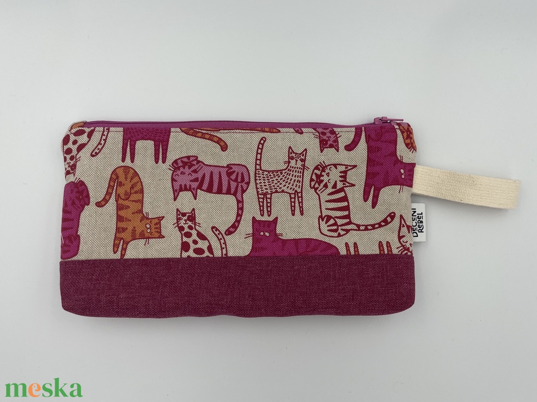 Pipere táska cicákkal - rózsaszín, narancs logóval - táska & tok - neszesszer - Meska.hu