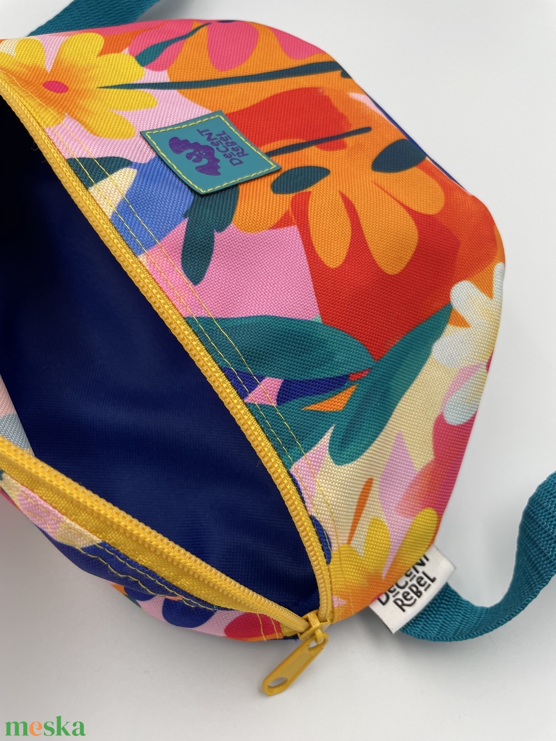 Virágmintás övtáska - sárga cipzárral/türkiz pánttal - táska & tok - övtáska - Meska.hu