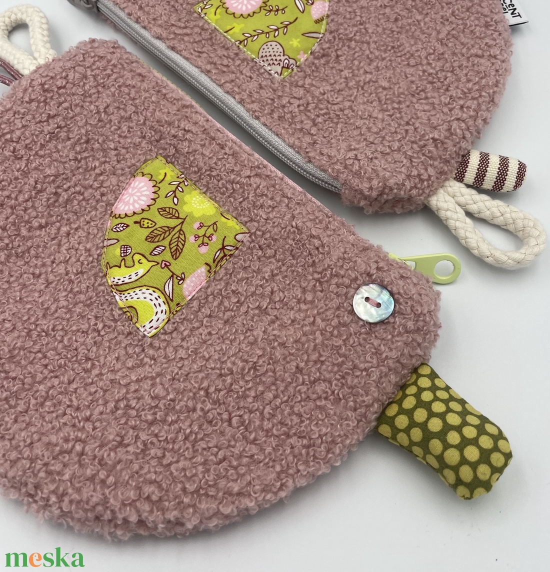 Kacsa haver pipere táska - rózsaszín buklé/zöld csőr - táska & tok - neszesszer - Meska.hu