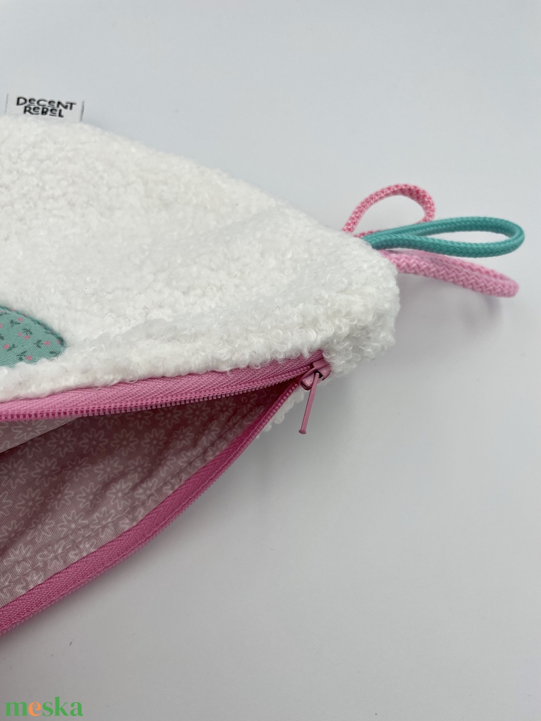 Kacsa haver pipere táska - fehér buklé/türkiz, magenta csőr - táska & tok - neszesszer - Meska.hu