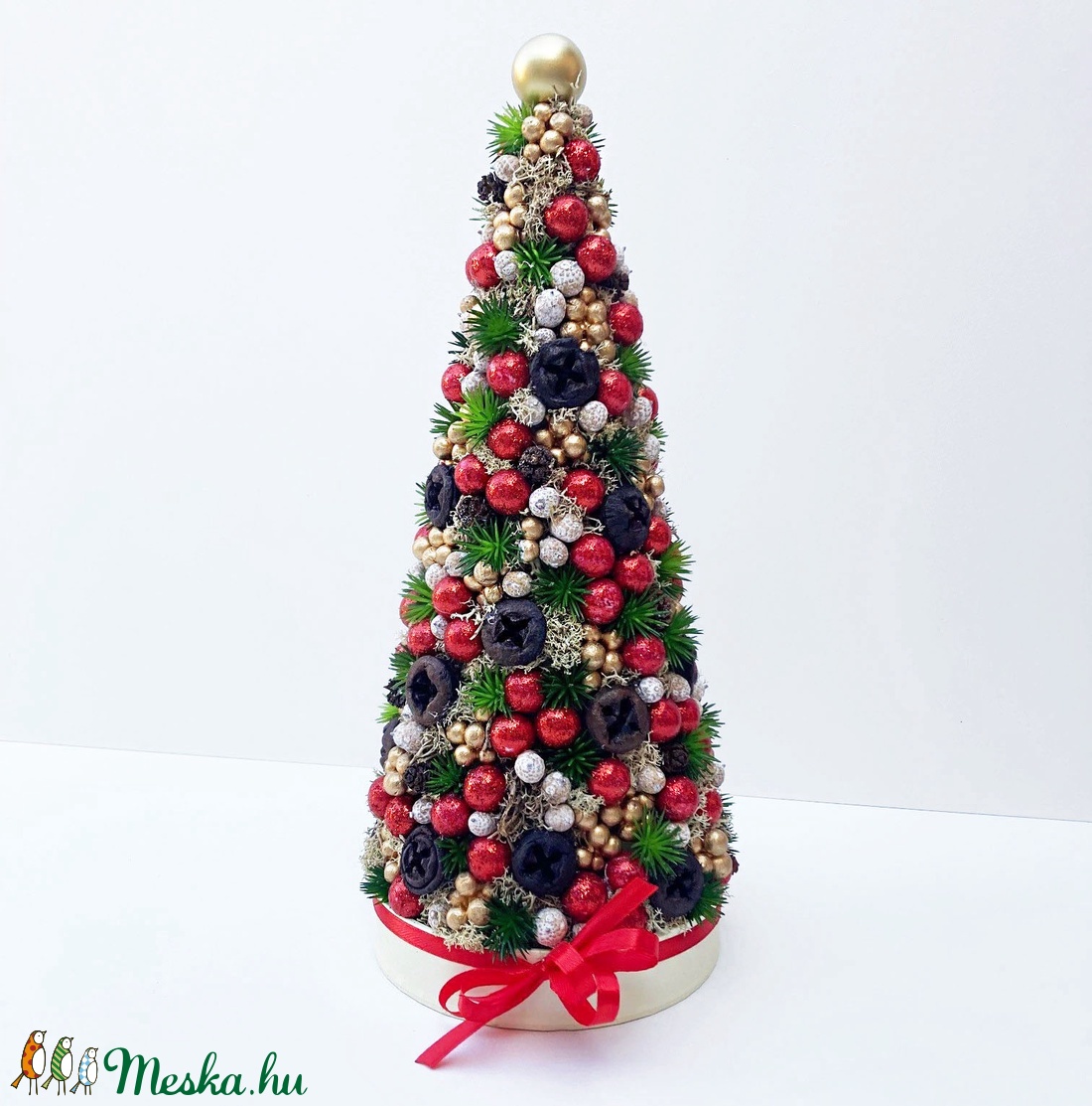 Mini karácsonyfa piros és arany - karácsony - karácsonyi lakásdekoráció - karácsonyfa, grincsfa - Meska.hu