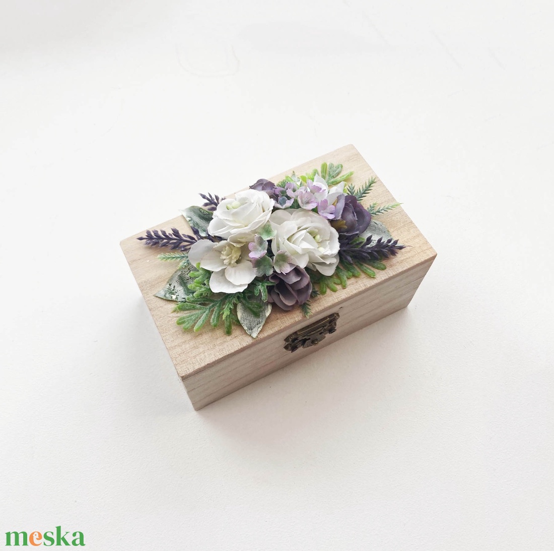 Mini vintage gyűrűtartó doboz levendulás díszítéssel - esküvő - kiegészítők - gyűrűtartó & gyűrűpárna - Meska.hu Mini vintage gyűrűtartó doboz levendulás díszítéssel - esküvő - kiegészítők - gyűrűtartó & gyűrűpárna - Meska.hu