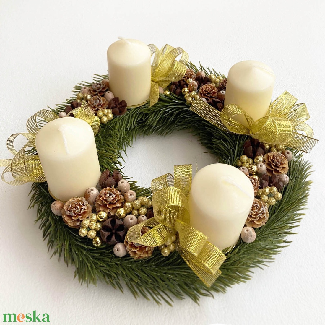 Arany adventi koszorú krém gyertyákkal - karácsony - adventi díszek - adventi koszorú - Meska.hu Arany adventi koszorú krém gyertyákkal - karácsony - adventi díszek - adventi koszorú - Meska.hu