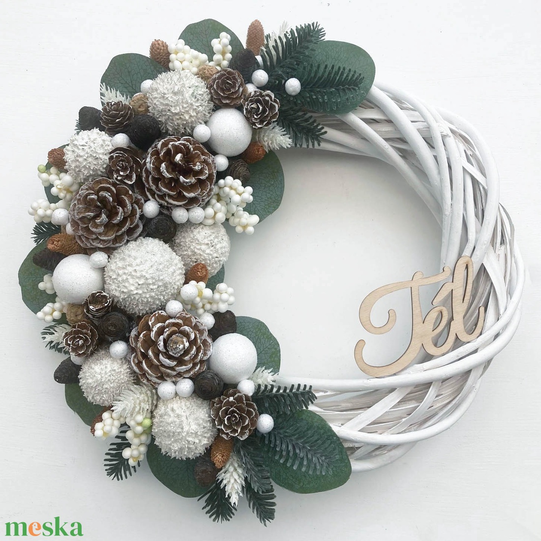 Téli ajtódísz eukaliptusszal - otthon & életmód - dekoráció - ajtó- és ablak dekoráció - ajtódísz & kopogtató - Meska.hu