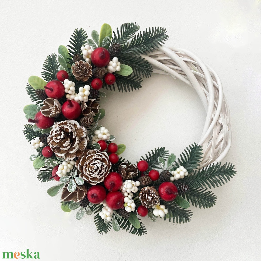 Téli ajtódísz piros bogyókkal - otthon & életmód - dekoráció - ajtó- és ablak dekoráció - ajtódísz & kopogtató - Meska.hu