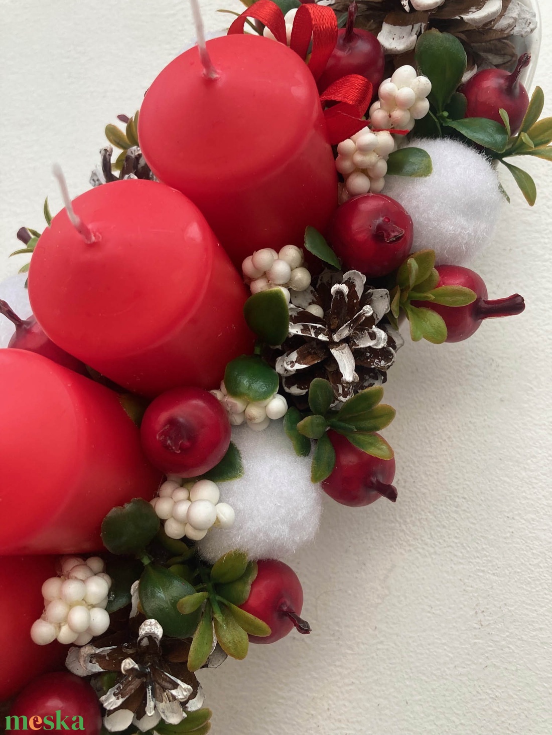 Adventi asztaldísz piros fehér almás - karácsony - adventi díszek - adventi koszorú - Meska.hu