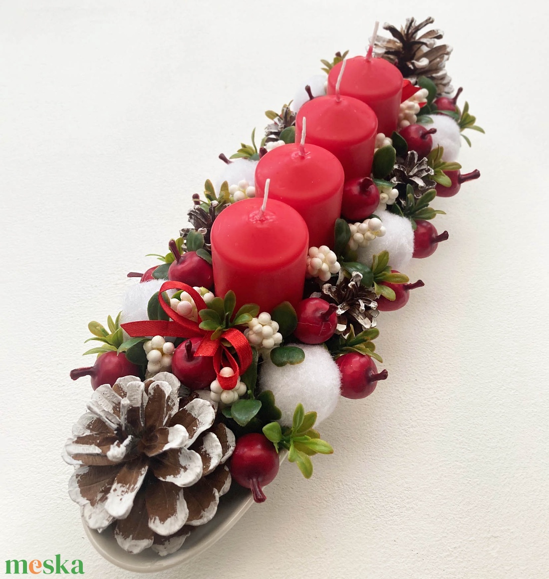 Adventi asztaldísz piros fehér almás - karácsony - adventi díszek - adventi koszorú - Meska.hu