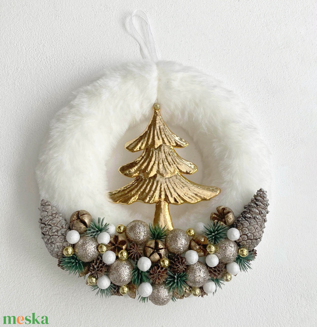 Szőrmés karácsonyi ajtódísz  - karácsony - karácsonyi lakásdekoráció - karácsonyi ajtódíszek - Meska.hu