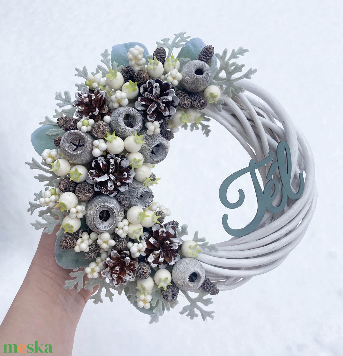 Téli ajtódísz hamvas levelekkel - otthon & életmód - dekoráció - ajtó- és ablak dekoráció - ajtódísz & kopogtató - Meska.hu