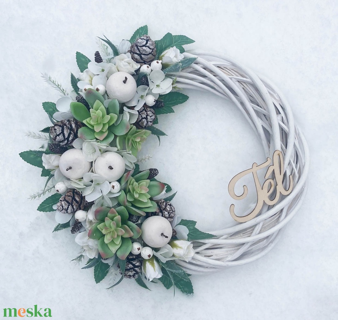 Téli ajtódísz kövirózsákkal - otthon & életmód - dekoráció - ajtó- és ablak dekoráció - ajtódísz & kopogtató - Meska.hu