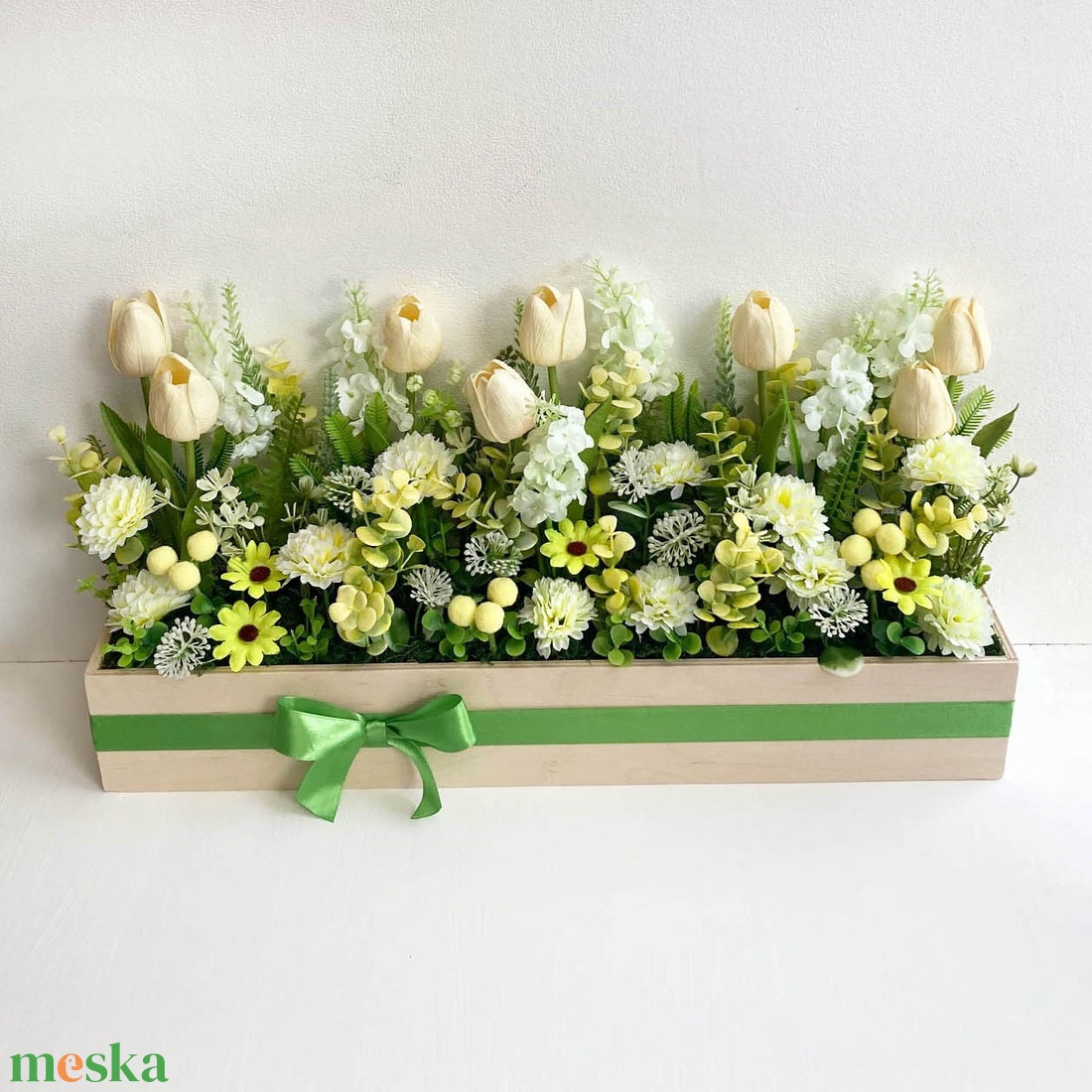 Nagy tavaszi virágláda asztaldísz - otthon & életmód - dekoráció - asztal és polc dekoráció - asztaldísz - Meska.hu