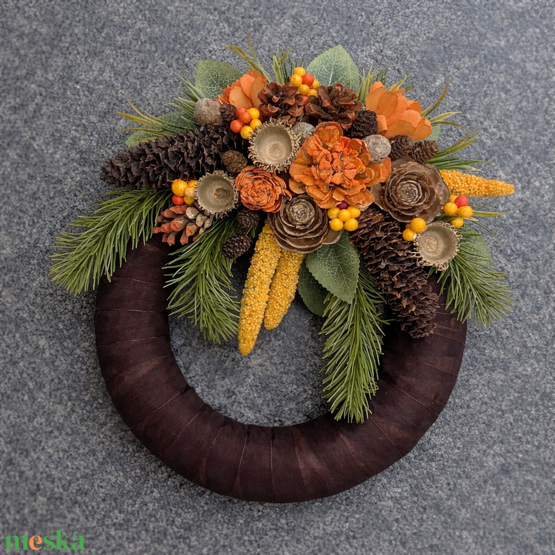 Kegyeleti koszorú szárazvirágokkal és termésekkel - otthon & életmód - vallás - temetkezési tárgy - sírkoszorú, kegyeleti koszorú - Meska.hu