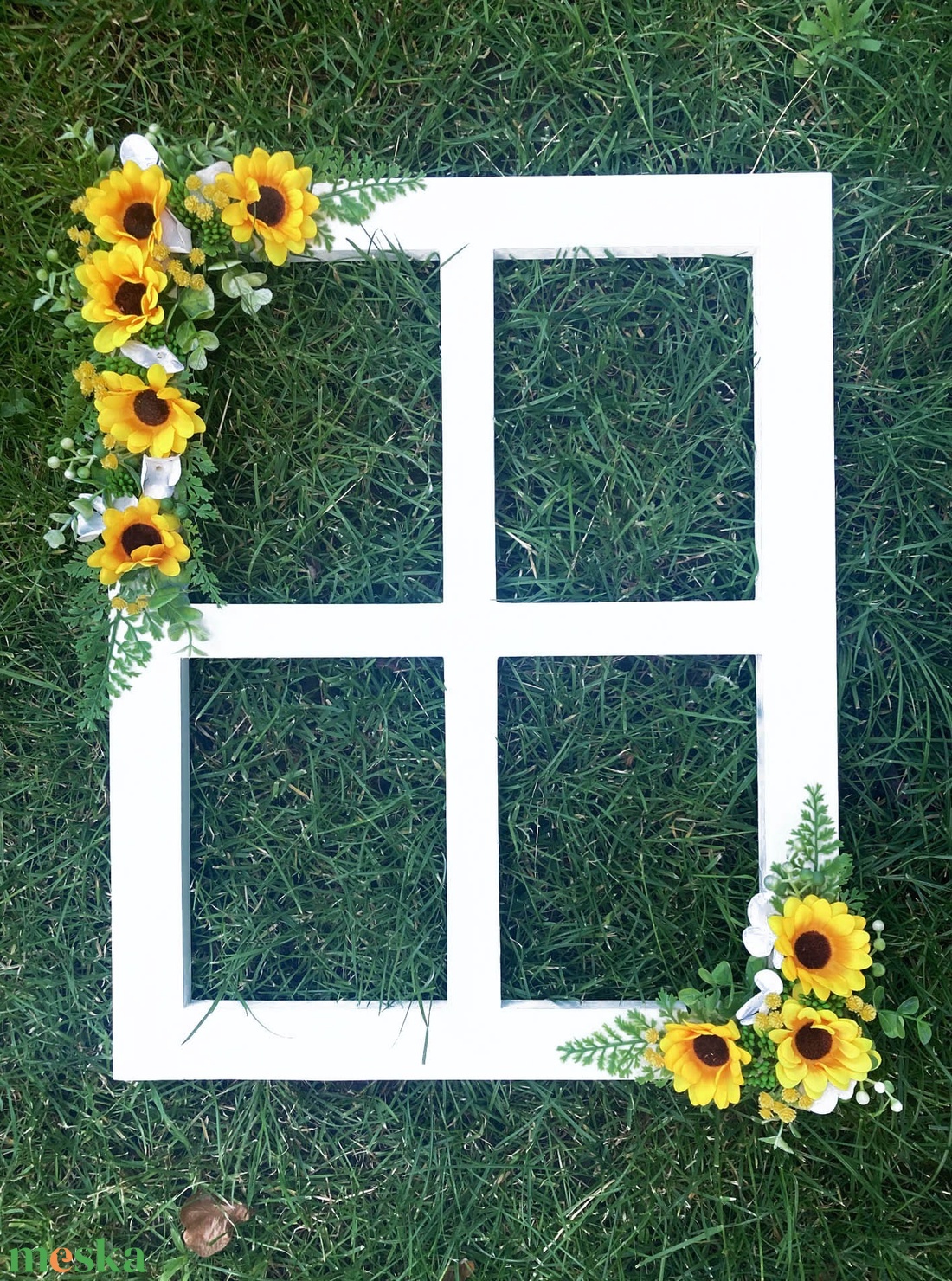 Napraforgós fali dísz ablakkereten - ünnepi díszek, dekorációk - húsvéti díszek és dekorációk - húsvéti asztaldíszek - Meska.hu