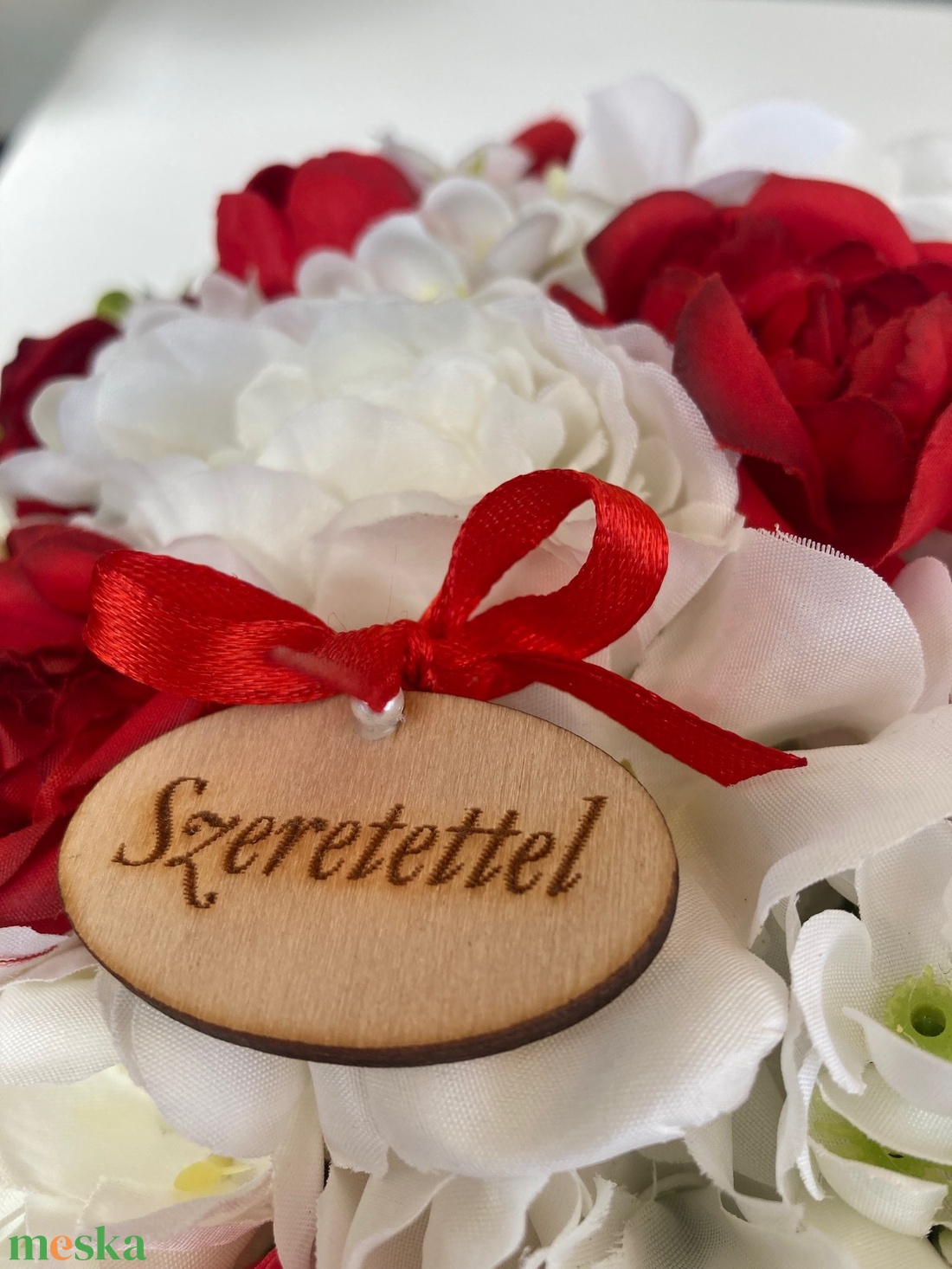 Anyák napi virágdoboz piros tulipánokkal - otthon & életmód - virágdekoráció - virágok - virágbox - Meska.hu