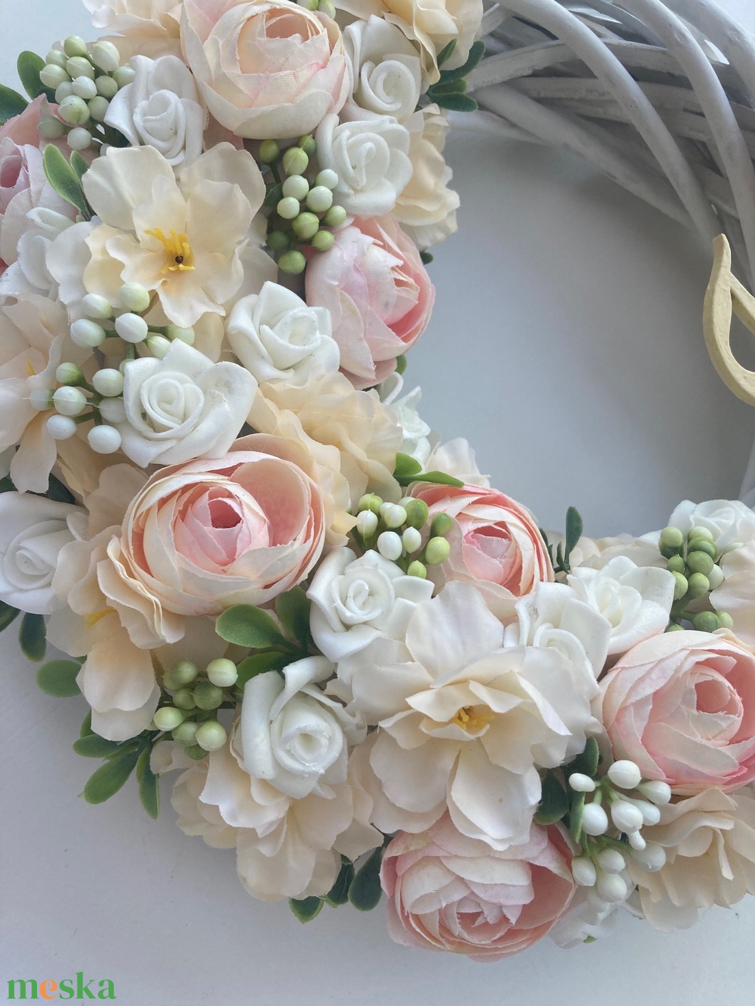 Púder ajtódísz tavasz felirattal - otthon & életmód - dekoráció - ajtó- és ablak dekoráció - ajtódísz & kopogtató - Meska.hu