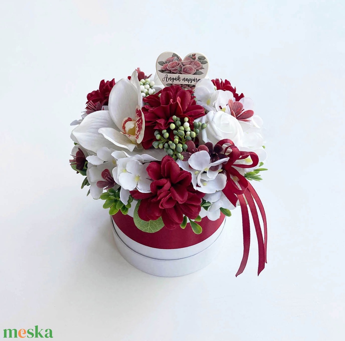 Anyák napi virágbox - bordó fehér - otthon & életmód - virágdekoráció - virágok - virágbox - Meska.hu