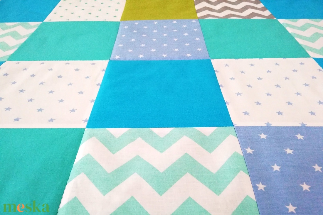 Türkiz-kék patchwork ágytakaró - otthon & életmód - lakástextil - ágytakaró - Meska.hu Türkiz-kék patchwork ágytakaró - otthon & életmód - lakástextil - ágytakaró - Meska.hu
