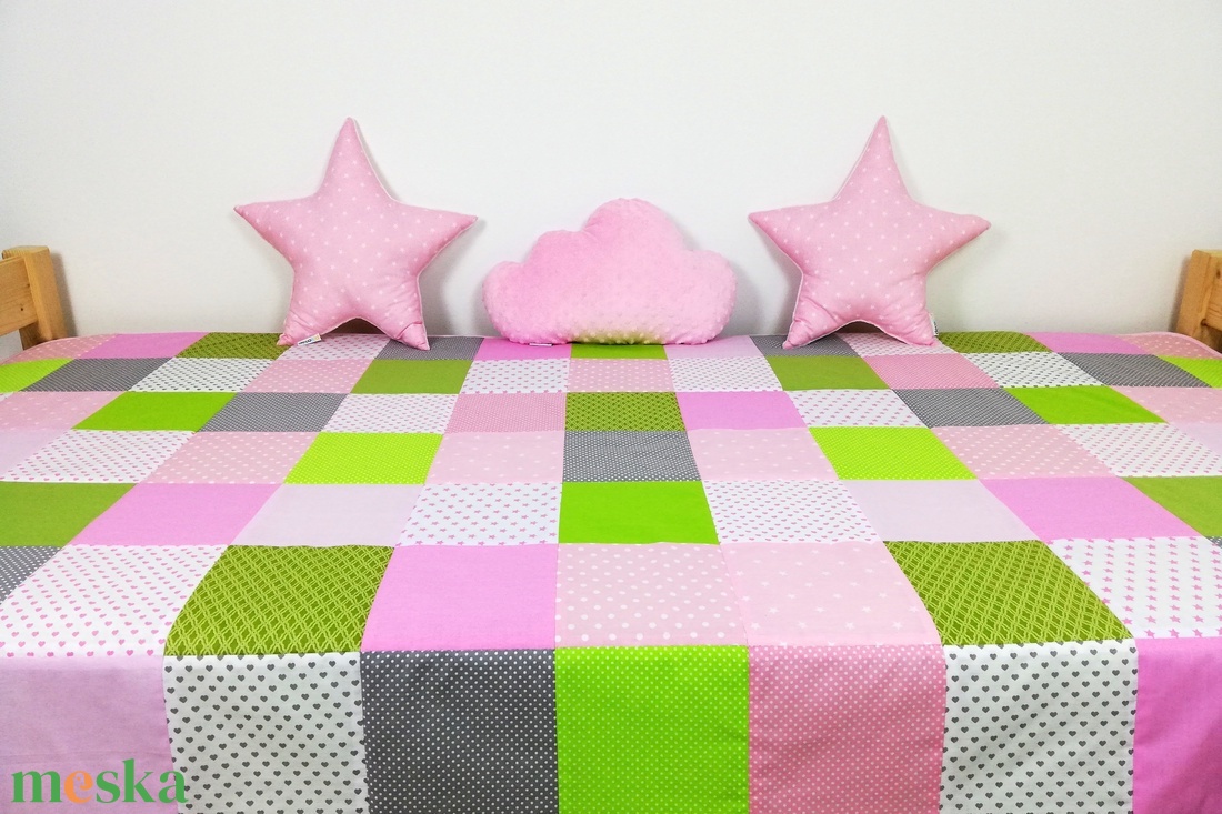 Rózsaszín-zöld patchwork ágytakaró - otthon & lakás - lakástextil - ágytakaró - Meska.hu