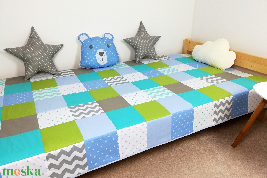 Szürke-kék-menta patchwork ágytakaró - otthon & életmód - lakástextil - ágytakaró - Meska.hu