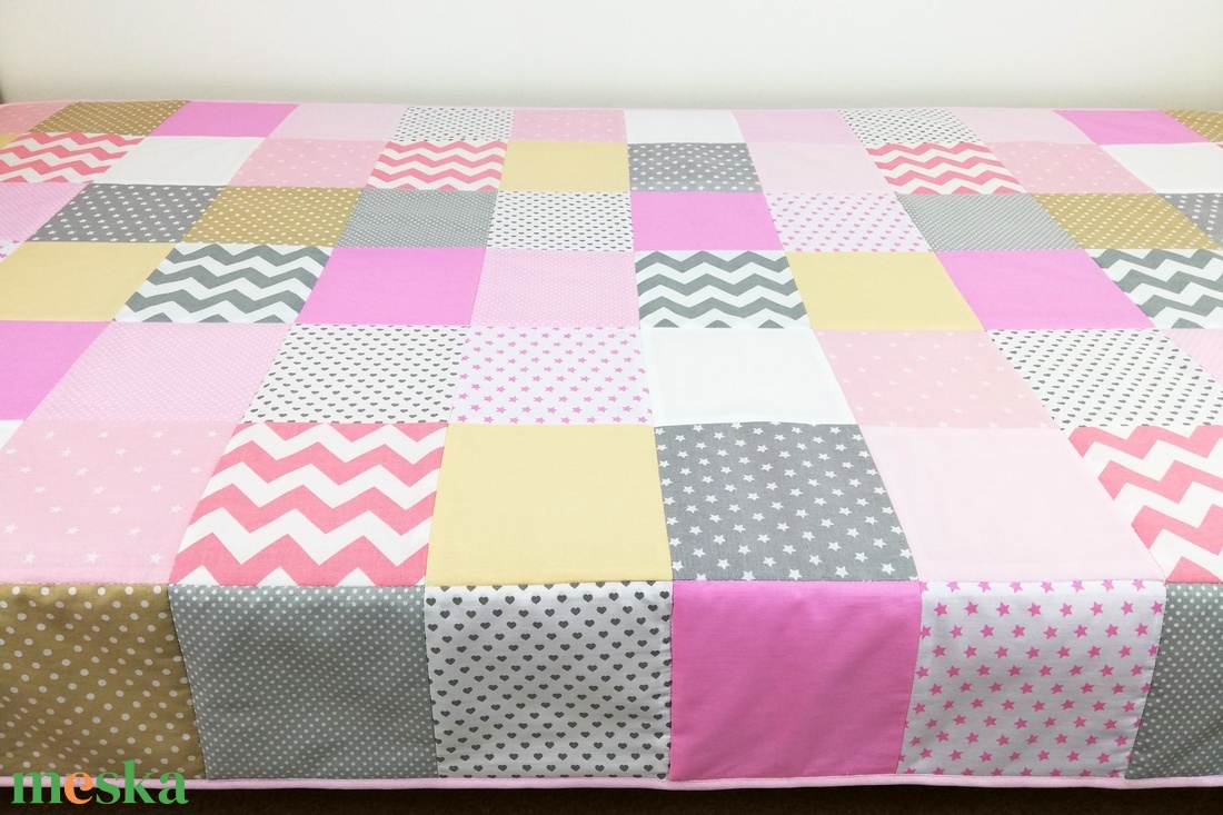 Rózsaszín-krém patchwork ágytakaró - otthon & életmód - lakástextil - ágytakaró - Meska.hu Rózsaszín-krém patchwork ágytakaró - otthon & életmód - lakástextil - ágytakaró - Meska.hu