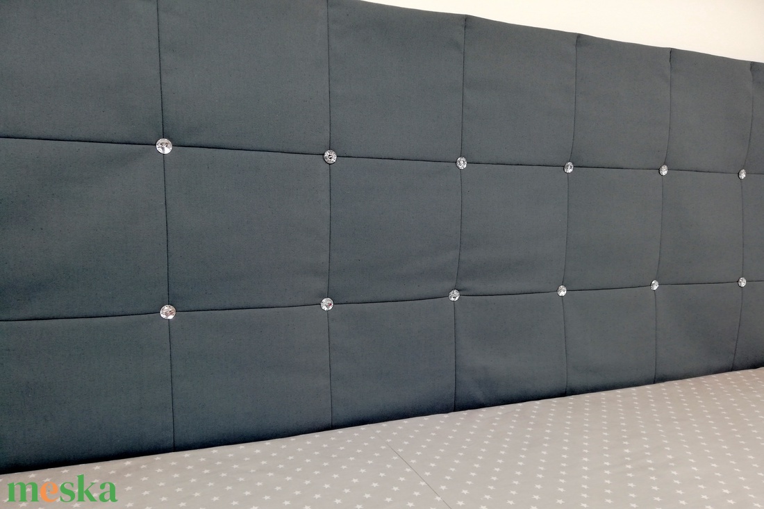 Sötétszürke canvas strassz gombos falvédő - otthon & lakás - babaszoba, gyerekszoba - falvédő gyerekszobába - Meska.hu Sötétszürke canvas strassz gombos falvédő - otthon & lakás - babaszoba, gyerekszoba - falvédő gyerekszobába - Meska.hu