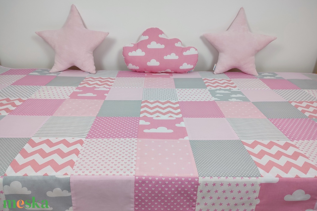 Rózsaszín-szürke felhős patchwork ágytakaró - otthon & életmód - lakástextil - ágytakaró - Meska.hu Rózsaszín-szürke felhős patchwork ágytakaró - otthon & életmód - lakástextil - ágytakaró - Meska.hu