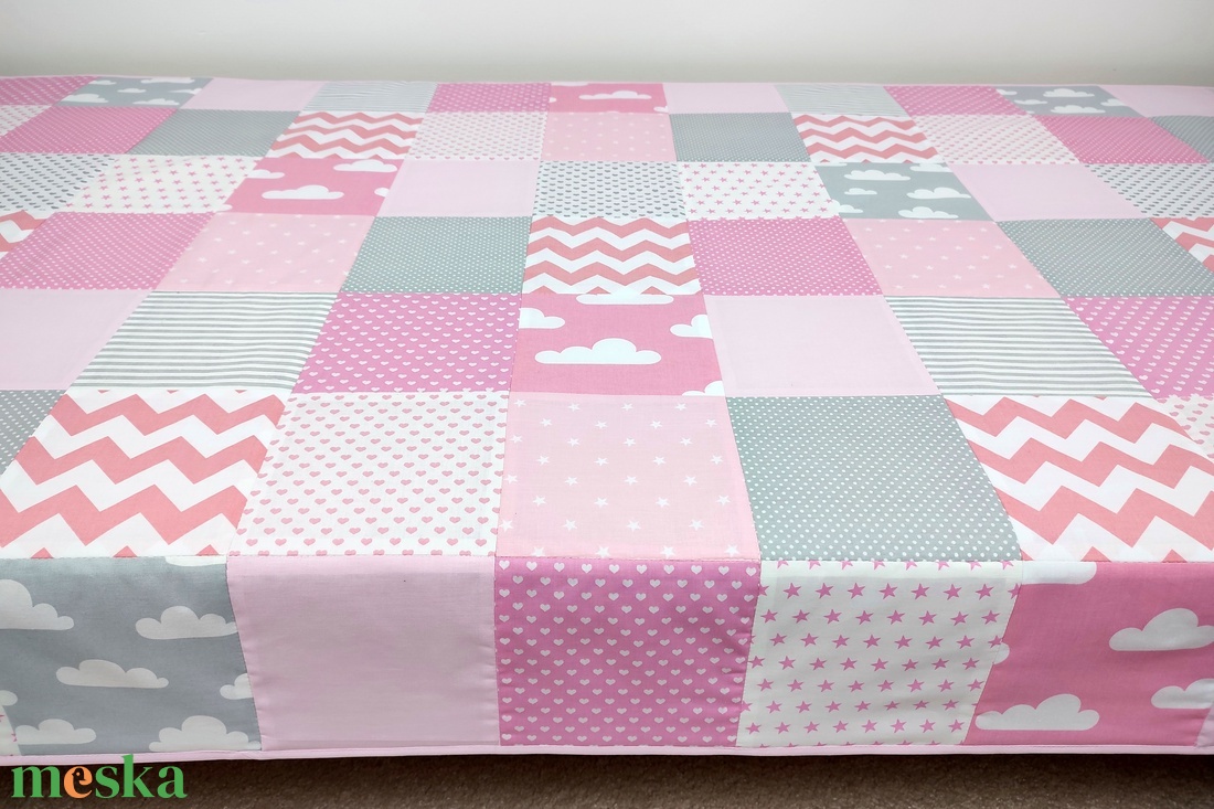 Rózsaszín-szürke felhős patchwork ágytakaró - otthon & életmód - lakástextil - ágytakaró - Meska.hu Rózsaszín-szürke felhős patchwork ágytakaró - otthon & életmód - lakástextil - ágytakaró - Meska.hu