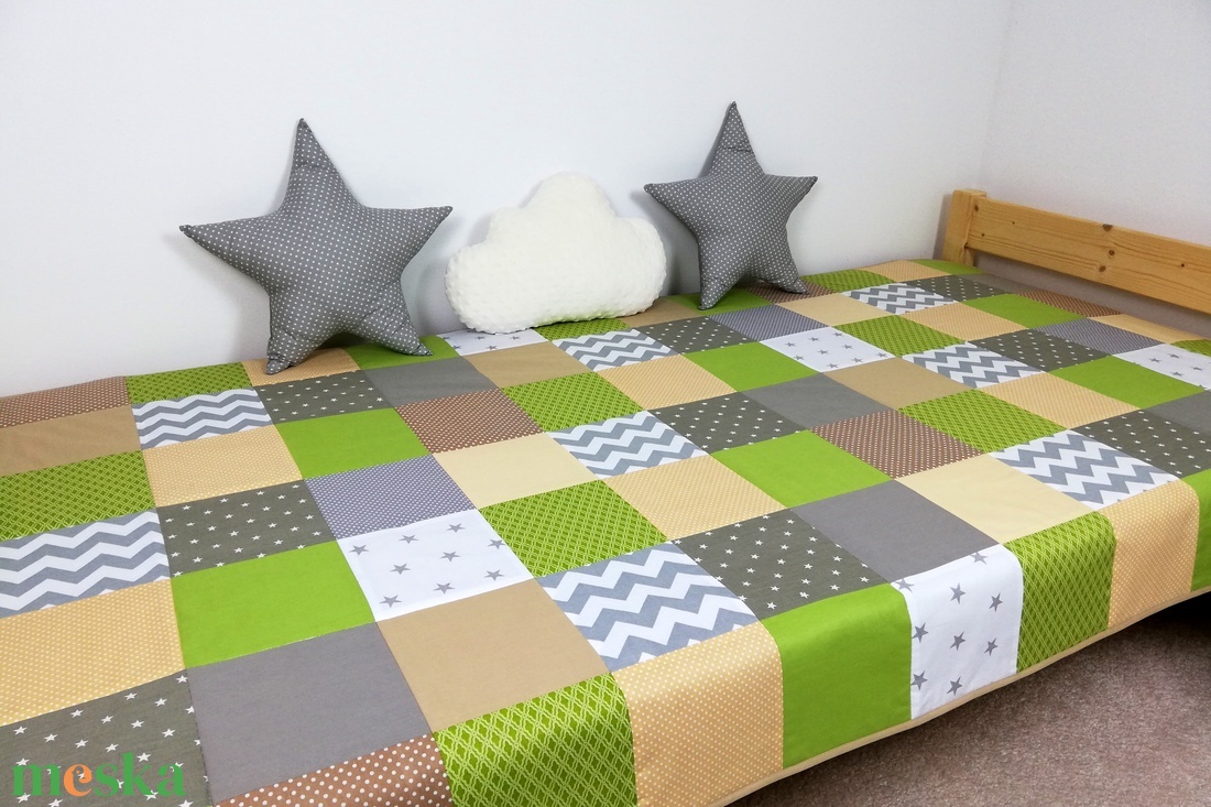 Zöld-drapp patchwork ágytakaró - otthon & lakás - lakástextil - ágytakaró - Meska.hu