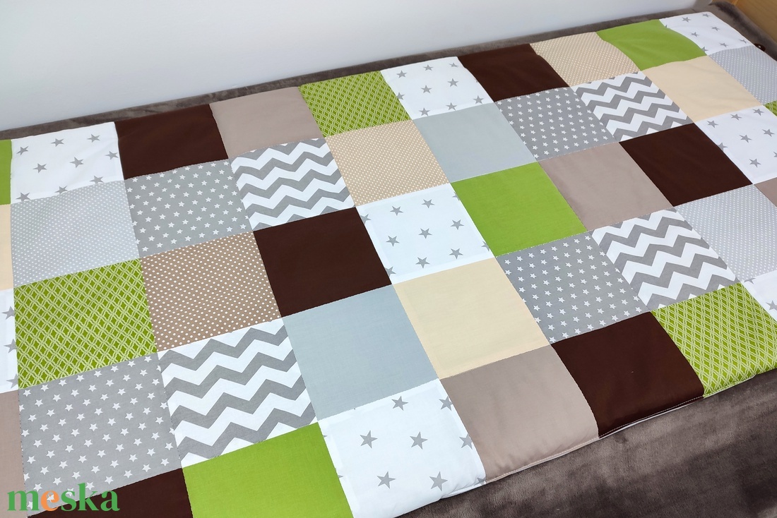 Szürke-barna-zöld patchwork falvédő - otthon & életmód - babaszoba, gyerekszoba - falvédő gyerekszobába - Meska.hu Szürke-barna-zöld patchwork falvédő - otthon & életmód - babaszoba, gyerekszoba - falvédő gyerekszobába - Meska.hu
