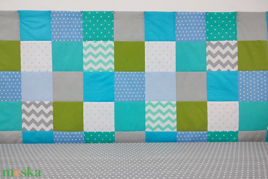 Türkiz-zöld patchwork falvédő - otthon & életmód - babaszoba, gyerekszoba - falvédő gyerekszobába - Meska.hu Türkiz-zöld patchwork falvédő - otthon & életmód - babaszoba, gyerekszoba - falvédő gyerekszobába - Meska.hu