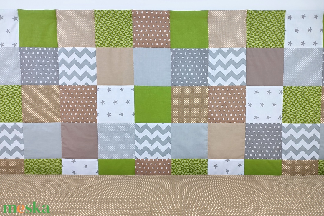 Zöld-drapp patchwork falvédő - otthon & életmód - babaszoba, gyerekszoba - falvédő gyerekszobába - Meska.hu Zöld-drapp patchwork falvédő - otthon & életmód - babaszoba, gyerekszoba - falvédő gyerekszobába - Meska.hu
