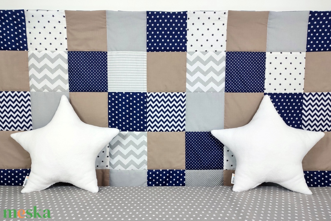 Sötétkék-drapp patchwork falvédő - otthon & életmód - babaszoba, gyerekszoba - falvédő gyerekszobába - Meska.hu Sötétkék-drapp patchwork falvédő - otthon & életmód - babaszoba, gyerekszoba - falvédő gyerekszobába - Meska.hu