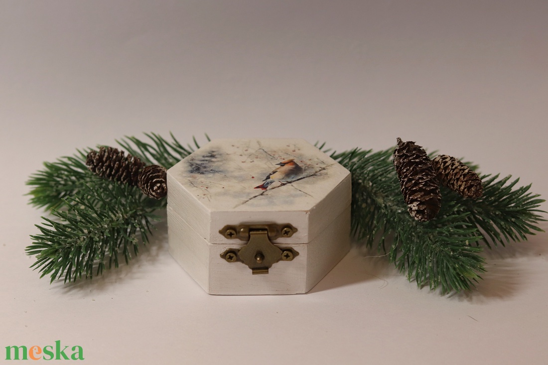 Madaras karácsonyi ajándékdoboz - karácsony - karácsonyi ajándékozás - karácsonyi ajándékcsomagolás - Meska.hu