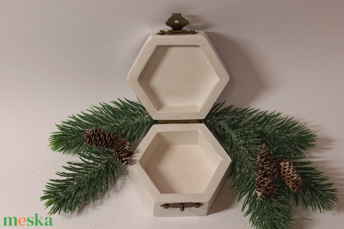 Madaras karácsonyi ajándékdoboz - karácsony - karácsonyi ajándékozás - karácsonyi ajándékcsomagolás - Meska.hu