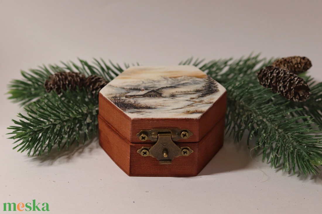 Téli tájas karácsonyi ajándékdoboz - karácsony - karácsonyi ajándékozás - karácsonyi ajándékcsomagolás - Meska.hu