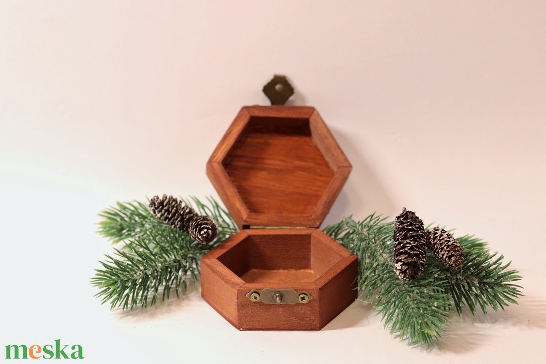 Karácsonyi ajándékdoboz - karácsony - karácsonyi ajándékozás - karácsonyi ajándékcsomagolás - Meska.hu