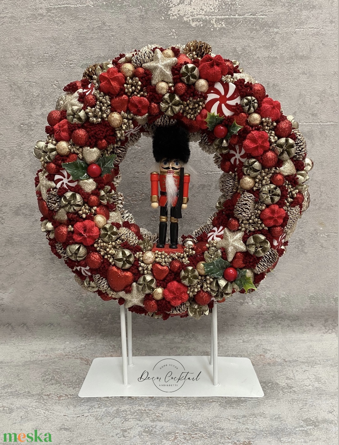 Diótörős piros arany kopogtató - karácsony - adventi díszek - adventi ajtódísz - Meska.hu