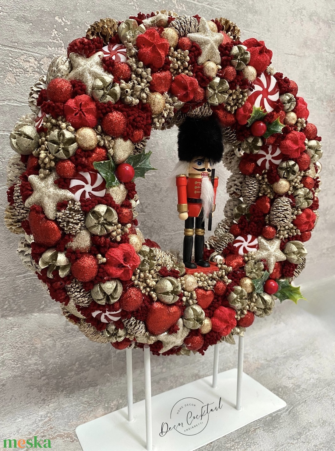 Diótörős piros arany kopogtató - karácsony - adventi díszek - adventi ajtódísz - Meska.hu