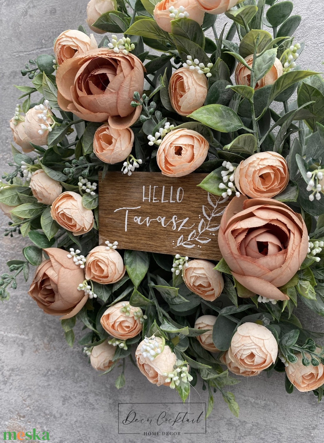 Eukaliptusz koszorú boglárka virágokkal díszítve - otthon & életmód - dekoráció - ajtó- és ablak dekoráció - ajtódísz & kopogtató - Meska.hu