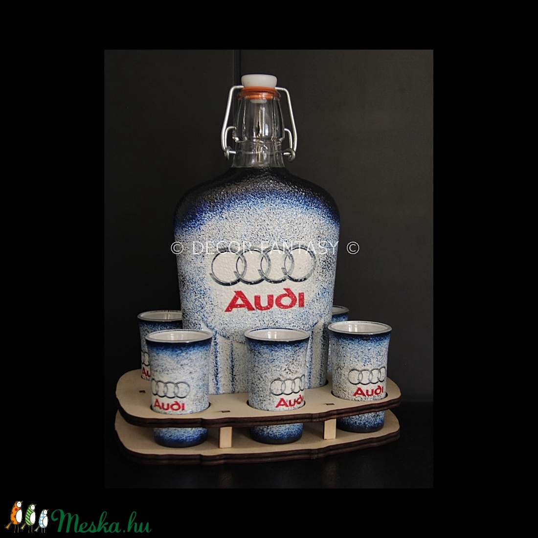 AUDI emblémával díszített italos szett ( 0,5 l üveg + 6x45ml pohár + FAtartó ) - otthon & életmód - dekoráció - Meska.hu AUDI emblémával díszített italos szett ( 0,5 l üveg + 6x45ml pohár + FAtartó ) - otthon & életmód - dekoráció - Meska.hu