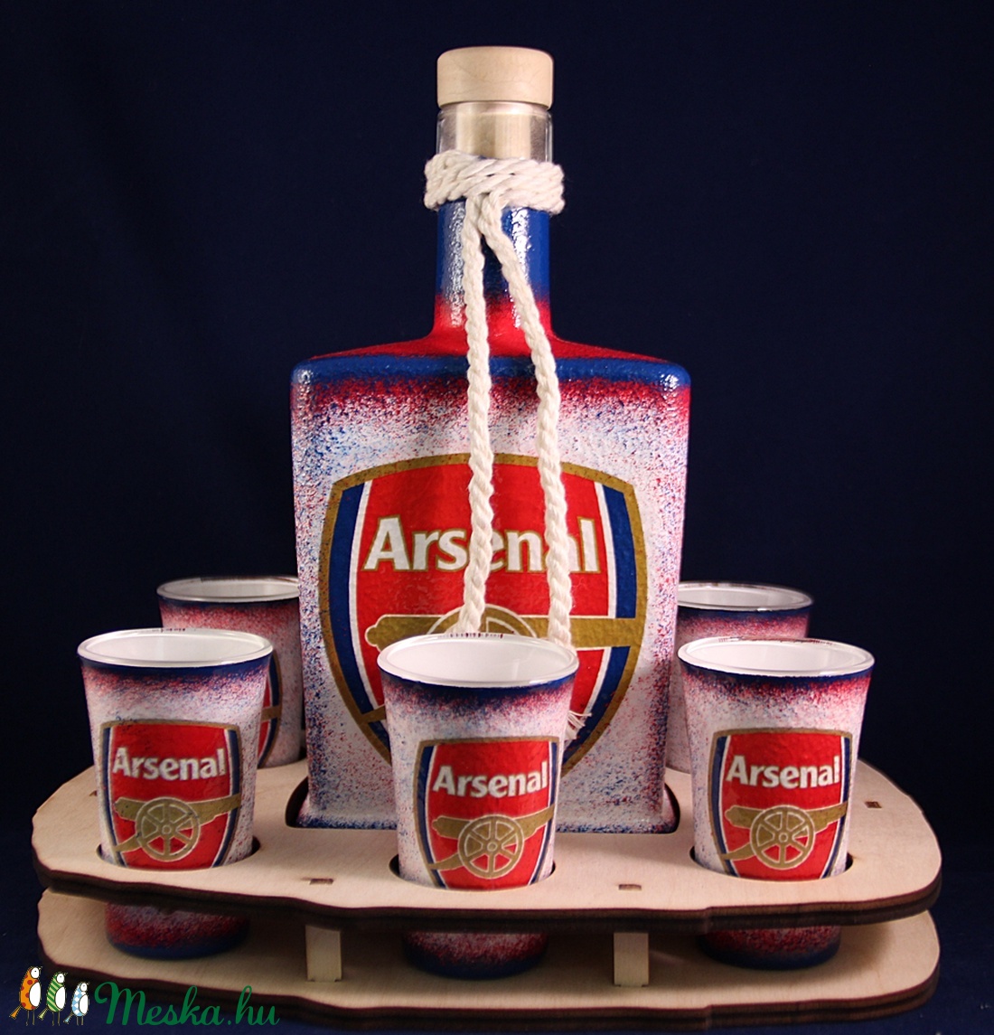 ARSENAL  emblémával díszített nagy pálinkás szett ; Igazán egyedi Arsenal szurkolói ajándék - otthon & életmód - konyhafelszerelés, tálalás - Meska.hu